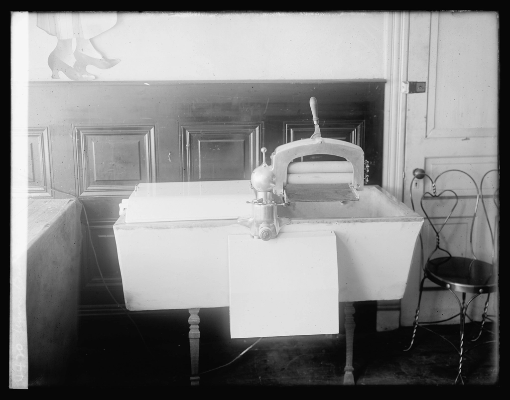 Quiet washing machine at home